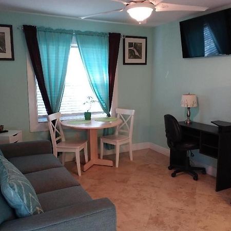 Tampa Bay Beautiful Apartment And Private Jacuzzi Eksteriør billede